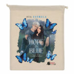 <span class="precommande">[PRÉCOMMANDE]</span> Pochette à livre collector Hope is blue - Aya Estrela 3